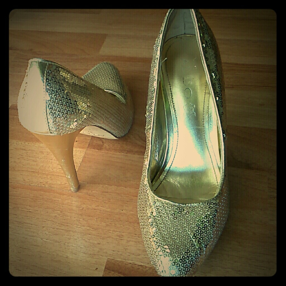 ALDO 4 INCHE BEADED Gold party SHOES SZ 7